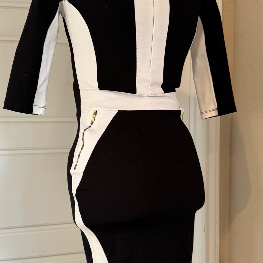 a'gaci Monochrome Color Block Midi Dress